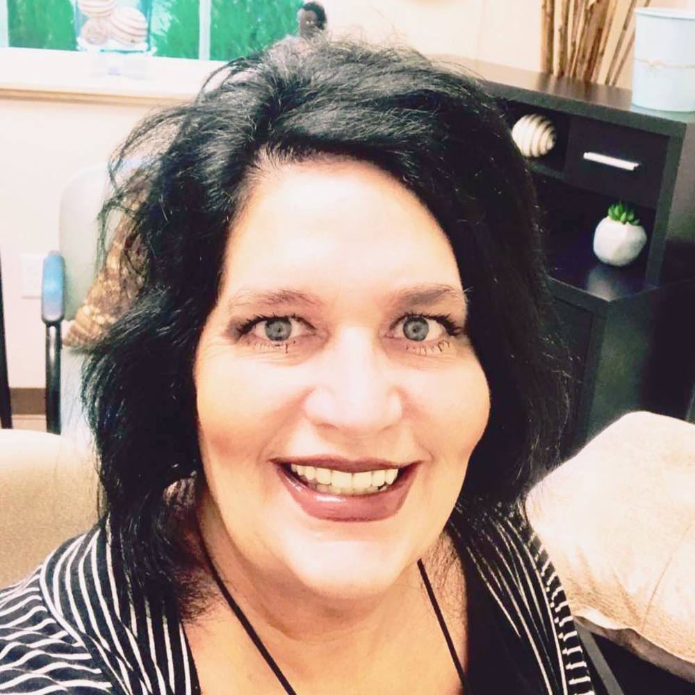 Meet your Posher, Garza lachelle